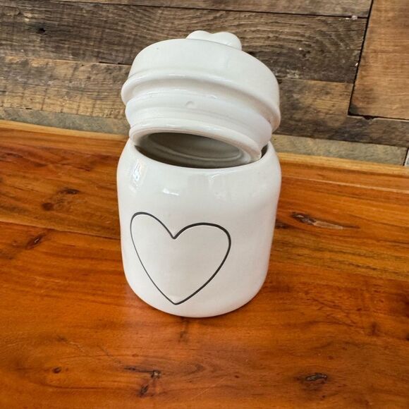 Rae Dunn small canister with hearts NEW - Picture 4 of 8